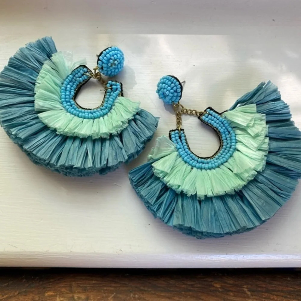 Betsy Pittard Blue Raffia Earrings - Picture 4 of 5